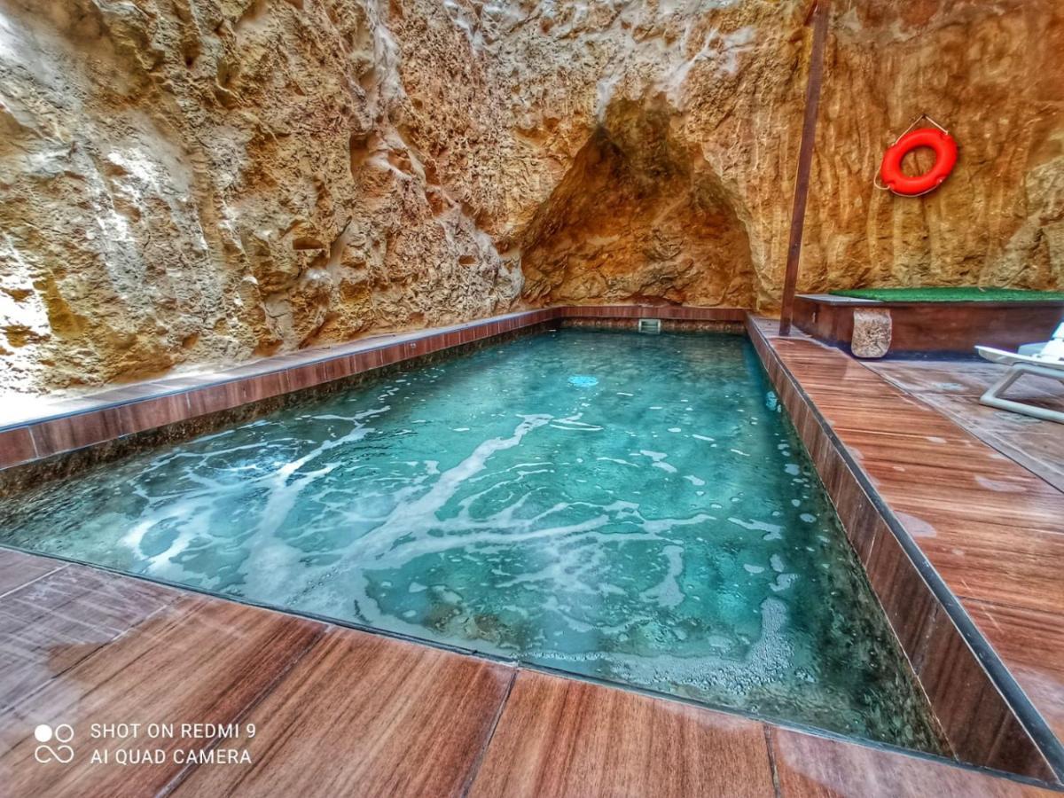 Town House With Private Pool In Village Centre Kalkara Exterior foto